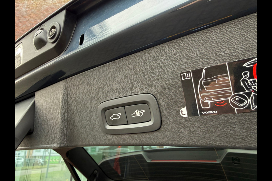 Volvo XC40 1.5 T4 Recharge Inscription Expression - Navi - Virt.Cockpit - Trekhaak - Winterpakket