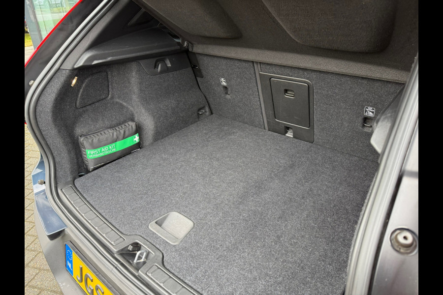 Volvo XC40 1.5 T4 Recharge Inscription Expression - Navi - Virt.Cockpit - Trekhaak - Winterpakket