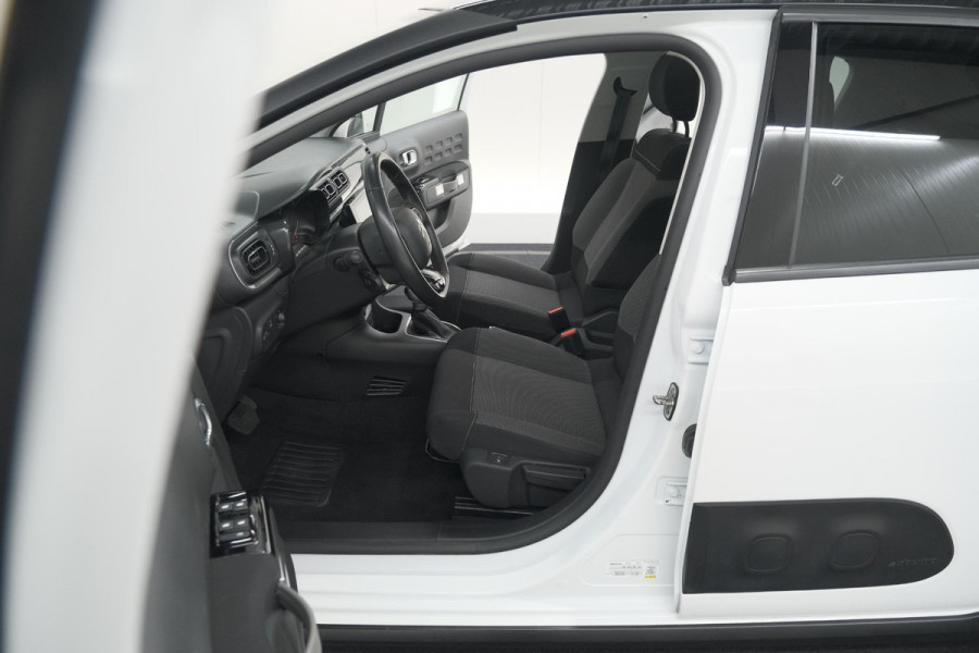 Citroën C3 PureTech 110 EAT6 Feel Edition | Panoramadak | Stoelverwarming | Apple Carplay | Parkeersensoren