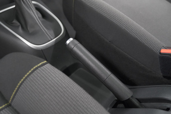 Citroën C3 PureTech 110 EAT6 Feel Edition | Panoramadak | Stoelverwarming | Apple Carplay | Parkeersensoren