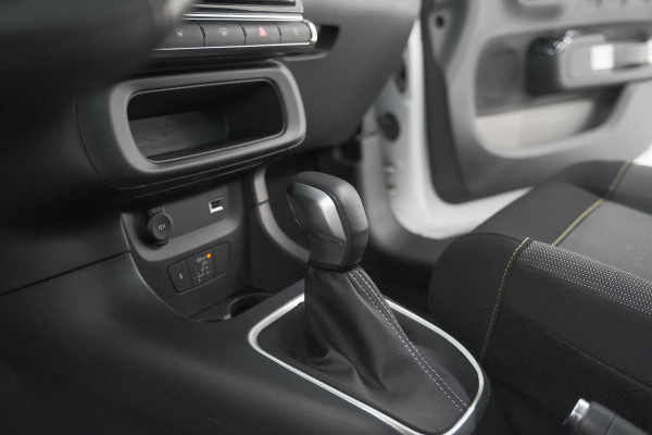 Citroën C3 PureTech 110 EAT6 Feel Edition | Panoramadak | Stoelverwarming | Apple Carplay | Parkeersensoren