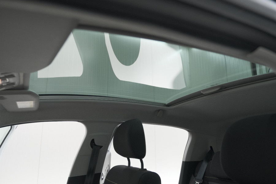 Citroën C3 PureTech 110 EAT6 Feel Edition | Panoramadak | Stoelverwarming | Apple Carplay | Parkeersensoren