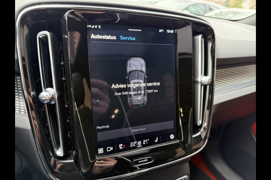 Volvo XC40 Recharge P8 AWD R-Design | | SOH 92% | Panoramadak | Apple Carplay | Stoel/Stuurverwarming