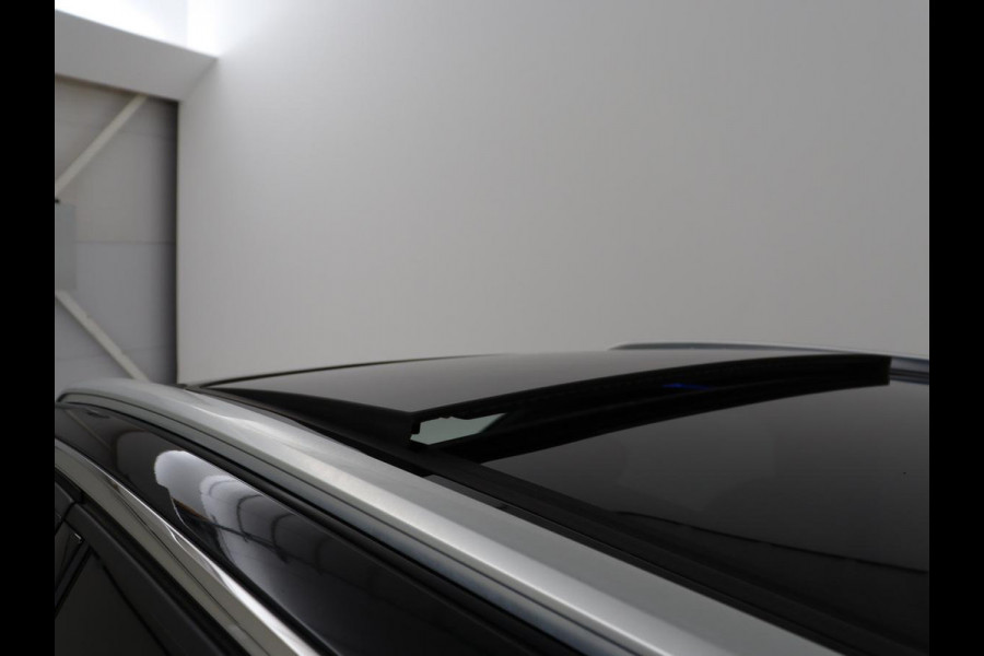 Peugeot 3008 1.6 e-THP Allure | Panoramadak | Trekhaak | Stoelverwarming | Adaptive cruise | FOCAL Sound | 360 Camera | Half leder | Keyless | Full LED | Massage | Navigatie