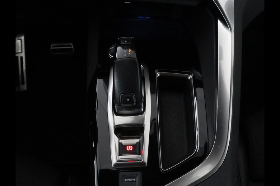 Peugeot 3008 1.6 e-THP Allure | Panoramadak | Trekhaak | Stoelverwarming | Adaptive cruise | FOCAL Sound | 360 Camera | Half leder | Keyless | Full LED | Massage | Navigatie