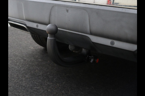 Peugeot 3008 1.6 e-THP Allure | Panoramadak | Trekhaak | Stoelverwarming | Adaptive cruise | FOCAL Sound | 360 Camera | Half leder | Keyless | Full LED | Massage | Navigatie