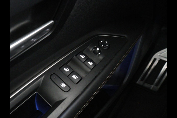 Peugeot 3008 1.6 e-THP Allure | Panoramadak | Trekhaak | Stoelverwarming | Adaptive cruise | FOCAL Sound | 360 Camera | Half leder | Keyless | Full LED | Massage | Navigatie