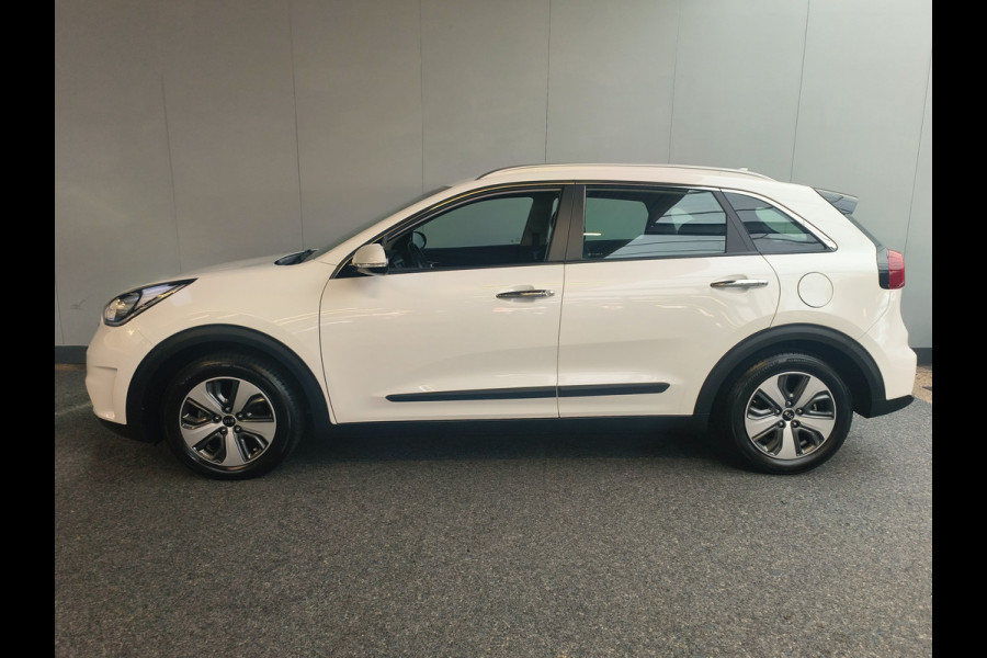 Kia Niro 1.6 GDi Hybrid DynamicLine Rijklaar + 12 maanden Bovag-garantie Henk Jongen Auto's in Helmond,  al 50 jaar service zoals 't hoort!