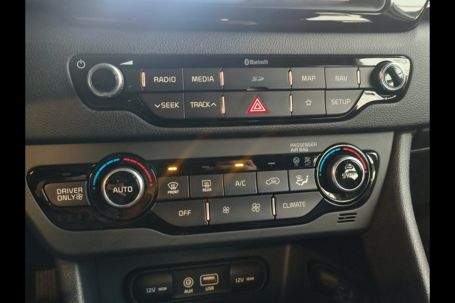 Kia Niro 1.6 GDi Hybrid DynamicLine Rijklaar + 12 maanden Bovag-garantie Henk Jongen Auto's in Helmond,  al 50 jaar service zoals 't hoort!