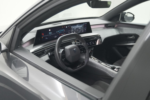 Peugeot 3008 1.2 Hybrid 136 GT | Panoramdak | 360 Camera | Stoelverwarming | Elektrische Kofferklep | Allseason Banden