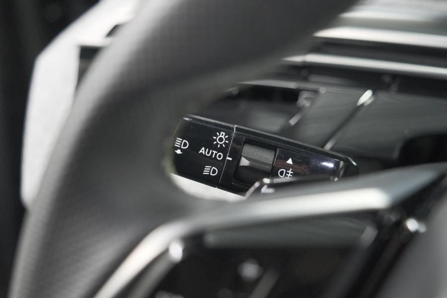 Peugeot 3008 1.2 Hybrid 136 GT | Panoramdak | 360 Camera | Stoelverwarming | Elektrische Kofferklep | Allseason Banden