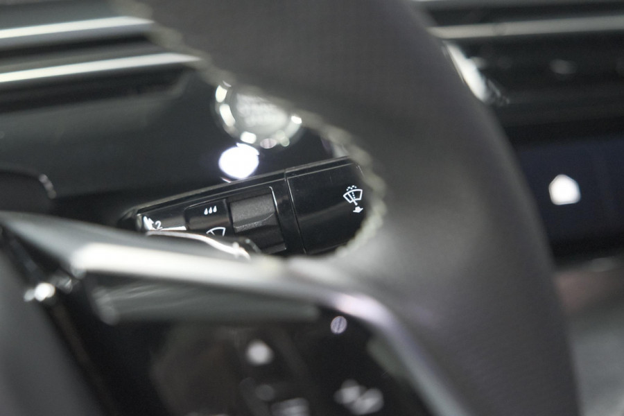 Peugeot 3008 1.2 Hybrid 136 GT | Panoramdak | 360 Camera | Stoelverwarming | Elektrische Kofferklep | Allseason Banden