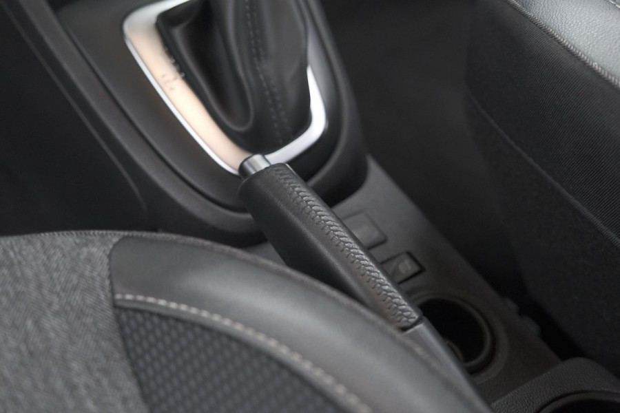 Renault Captur TCe 150 EDC Intens | Trekhaak | Navigatie | Parkeersensoren