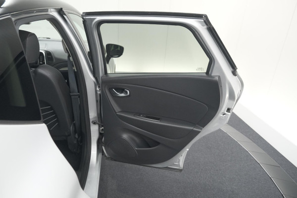 Renault Captur TCe 150 EDC Intens | Trekhaak | Navigatie | Parkeersensoren