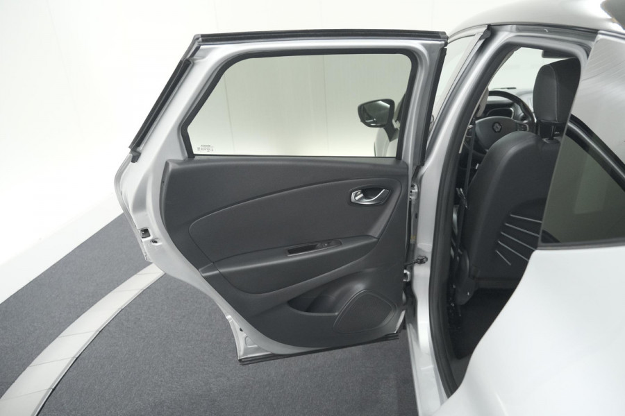 Renault Captur TCe 150 EDC Intens | Trekhaak | Navigatie | Parkeersensoren