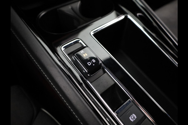 Škoda ENYAQ iV 60 Sportline 180 pk | SoH 90% | Navigatie | Parkeersensoren | Achteruitrijcamera | Autom. airco (3 zones) | Stoelverwarming | Keyless |