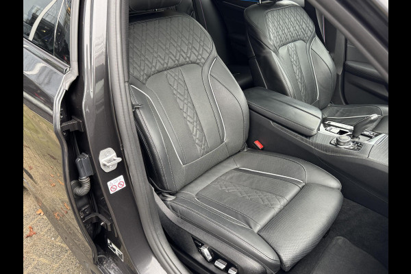 BMW 5 Serie Sedan 545e xDrive High Executive M Sport Pakket Automaat / Live Cockpit Professional / Schuif-/kanteldak / Comfortstoelen / 20 Inch / M Sportremsysteem / Laserlicht / Driving Assistant Professional / Hifi / Stoelventilatie