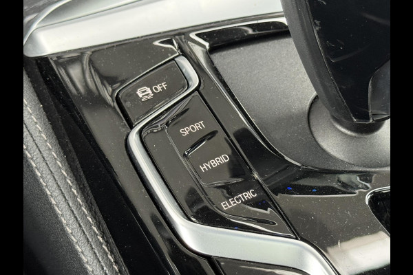 BMW 5 Serie Sedan 545e xDrive High Executive M Sport Pakket Automaat / Live Cockpit Professional / Schuif-/kanteldak / Comfortstoelen / 20 Inch / M Sportremsysteem / Laserlicht / Driving Assistant Professional / Hifi / Stoelventilatie