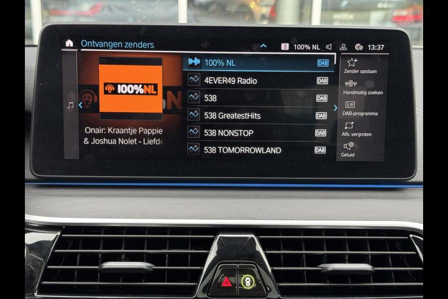 BMW 5 Serie Sedan 545e xDrive High Executive M Sport Pakket Automaat / Live Cockpit Professional / Schuif-/kanteldak / Comfortstoelen / 20 Inch / M Sportremsysteem / Laserlicht / Driving Assistant Professional / Hifi / Stoelventilatie