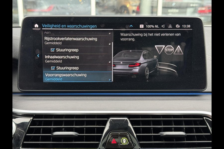 BMW 5 Serie Sedan 545e xDrive High Executive M Sport Pakket Automaat / Live Cockpit Professional / Schuif-/kanteldak / Comfortstoelen / 20 Inch / M Sportremsysteem / Laserlicht / Driving Assistant Professional / Hifi / Stoelventilatie