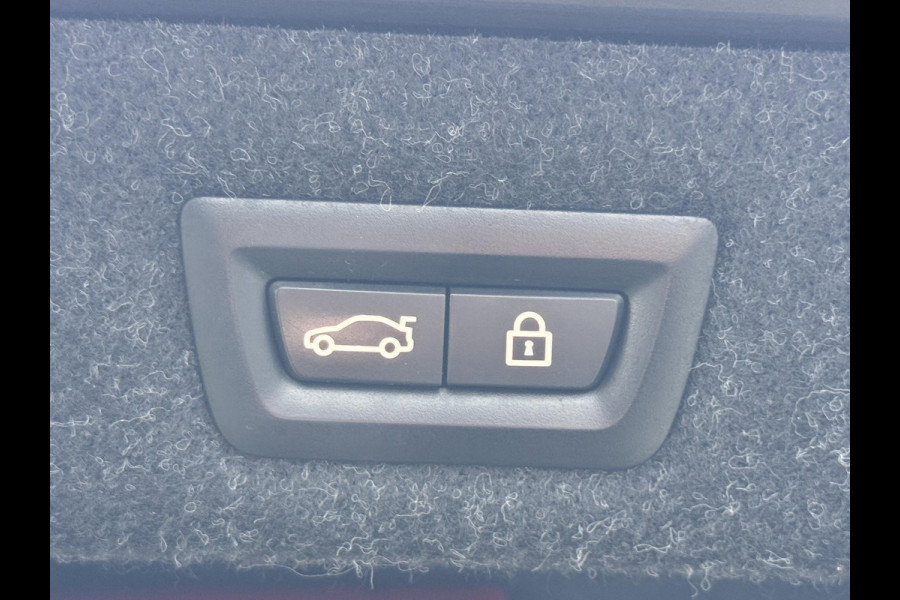 BMW 5 Serie Sedan 545e xDrive High Executive M Sport Pakket Automaat / Live Cockpit Professional / Schuif-/kanteldak / Comfortstoelen / 20 Inch / M Sportremsysteem / Laserlicht / Driving Assistant Professional / Hifi / Stoelventilatie