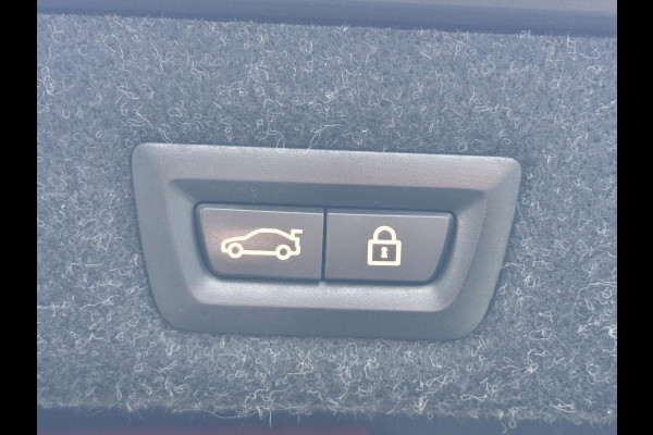 BMW 5 Serie Sedan 545e xDrive High Executive M Sport Pakket Automaat / Live Cockpit Professional / Schuif-/kanteldak / Comfortstoelen / 20 Inch / M Sportremsysteem / Laserlicht / Driving Assistant Professional / Hifi / Stoelventilatie