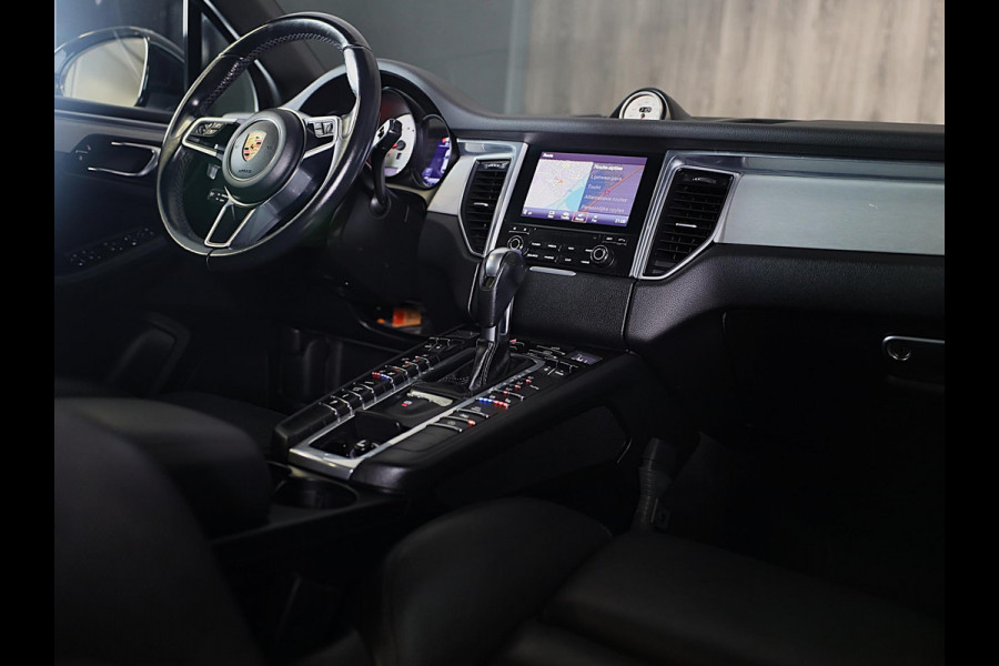 Porsche Macan 2.0 / Luchtvering / Camera / Cruise Control / Dode Hoek / F1 / Lane Assist / Leder / Memory / Xenon / Pdc / 20 Inch