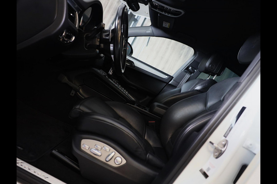Porsche Macan 2.0 / Luchtvering / Camera / Cruise Control / Dode Hoek / F1 / Lane Assist / Leder / Memory / Xenon / Pdc / 20 Inch