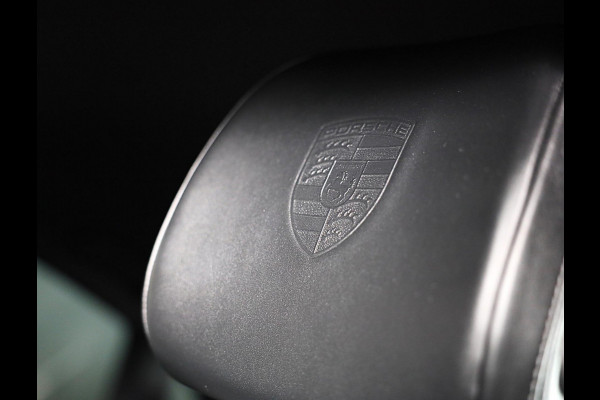 Porsche Macan 2.0 / Luchtvering / Camera / Cruise Control / Dode Hoek / F1 / Lane Assist / Leder / Memory / Xenon / Pdc / 20 Inch