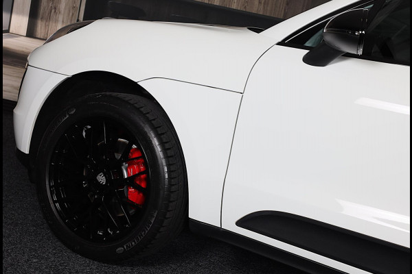 Porsche Macan 2.0 / Luchtvering / Camera / Cruise Control / Dode Hoek / F1 / Lane Assist / Leder / Memory / Xenon / Pdc / 20 Inch
