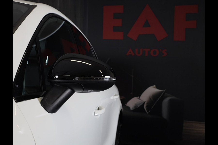 Porsche Macan 2.0 / Luchtvering / Camera / Cruise Control / Dode Hoek / F1 / Lane Assist / Leder / Memory / Xenon / Pdc / 20 Inch