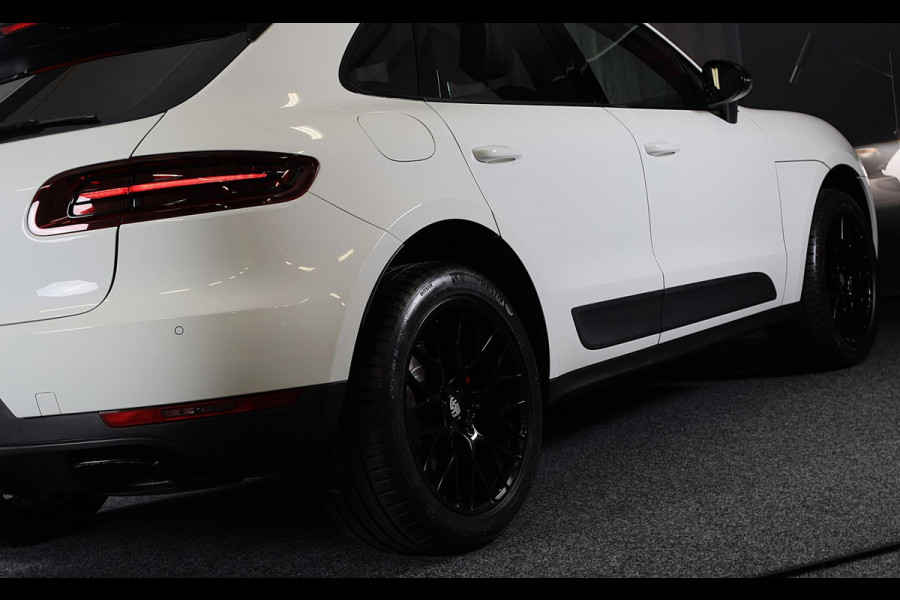 Porsche Macan 2.0 / Luchtvering / Camera / Cruise Control / Dode Hoek / F1 / Lane Assist / Leder / Memory / Xenon / Pdc / 20 Inch