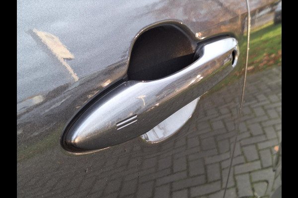 Toyota Yaris Cross 1.5 Hybrid Dynamic | Smart connect, 17 inch, Apple Carplay/Android auto, Keyless, Startknop, Privacy glass