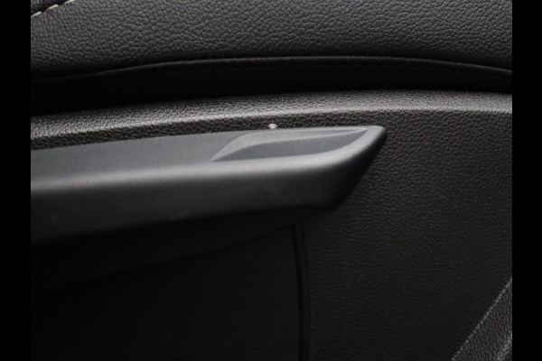 Renault Clio 1.6 E-Tech Full Hybrid techno 145pk 360° Camera | Cruise | Navi | Parkeersens. v+a | Stoel-/stuurverw.