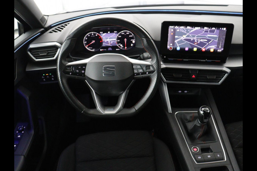 Seat Leon 1.0 TSI FR Launch Edition | Panoramadak | Trekhaak | Stoelverwarming | Camera | Carplay | Navigatie | Sfeerverlichting | Adaptive cruise | Keyless | Full LED | Dodehoek detectie