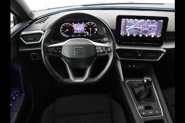 Seat Leon 1.0 TSI FR Launch Edition | Panoramadak | Trekhaak | Stoelverwarming | Camera | Carplay | Navigatie | Sfeerverlichting | Adaptive cruise | Keyless | Full LED | Dodehoek detectie
