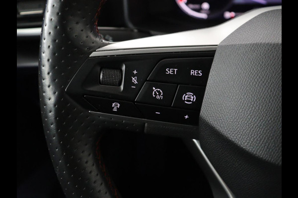 Seat Leon 1.0 TSI FR Launch Edition | Panoramadak | Trekhaak | Stoelverwarming | Camera | Carplay | Navigatie | Sfeerverlichting | Adaptive cruise | Keyless | Full LED | Dodehoek detectie