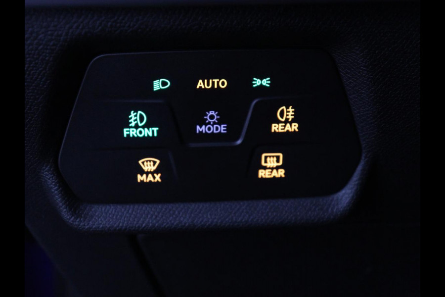 Seat Leon 1.0 TSI FR Launch Edition | Panoramadak | Trekhaak | Stoelverwarming | Camera | Carplay | Navigatie | Sfeerverlichting | Adaptive cruise | Keyless | Full LED | Dodehoek detectie