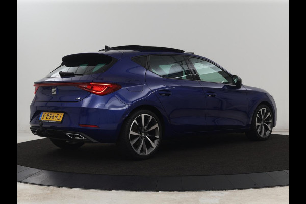 Seat Leon 1.0 TSI FR Launch Edition | Panoramadak | Trekhaak | Stoelverwarming | Camera | Carplay | Navigatie | Sfeerverlichting | Adaptive cruise | Keyless | Full LED | Dodehoek detectie