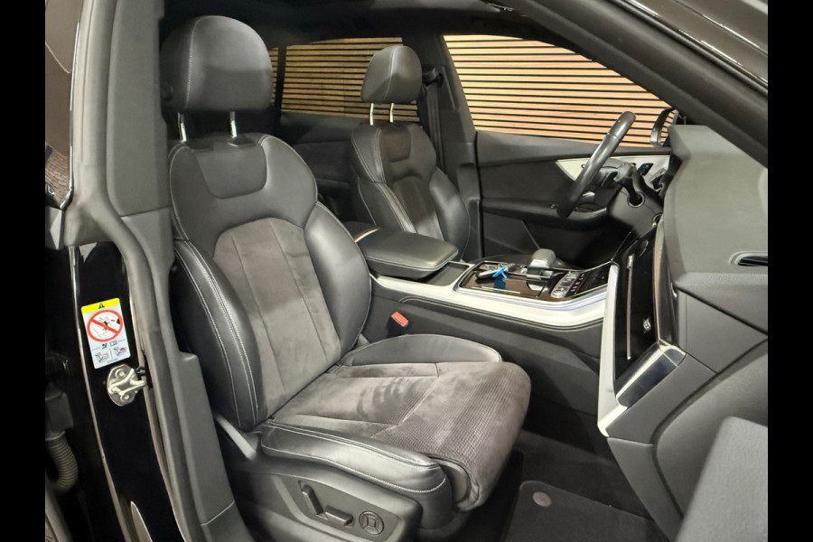 Audi Q8 55 TFSI quattro Pro Line Plus /BlackPACK/Luchtvering/PANO/ MATRIX LED/ 22INCH/ BANG&OLUFSEN/TREKHAAK