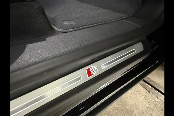 Audi Q8 55 TFSI quattro Pro Line Plus /BlackPACK/Luchtvering/PANO/ MATRIX LED/ 22INCH/ BANG&OLUFSEN/TREKHAAK