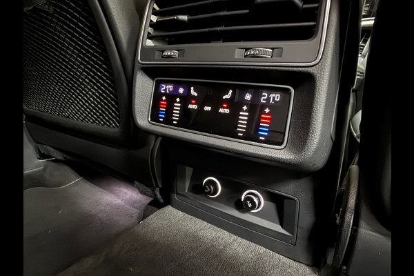 Audi Q8 55 TFSI quattro Pro Line Plus /BlackPACK/Luchtvering/PANO/ MATRIX LED/ 22INCH/ BANG&OLUFSEN/TREKHAAK