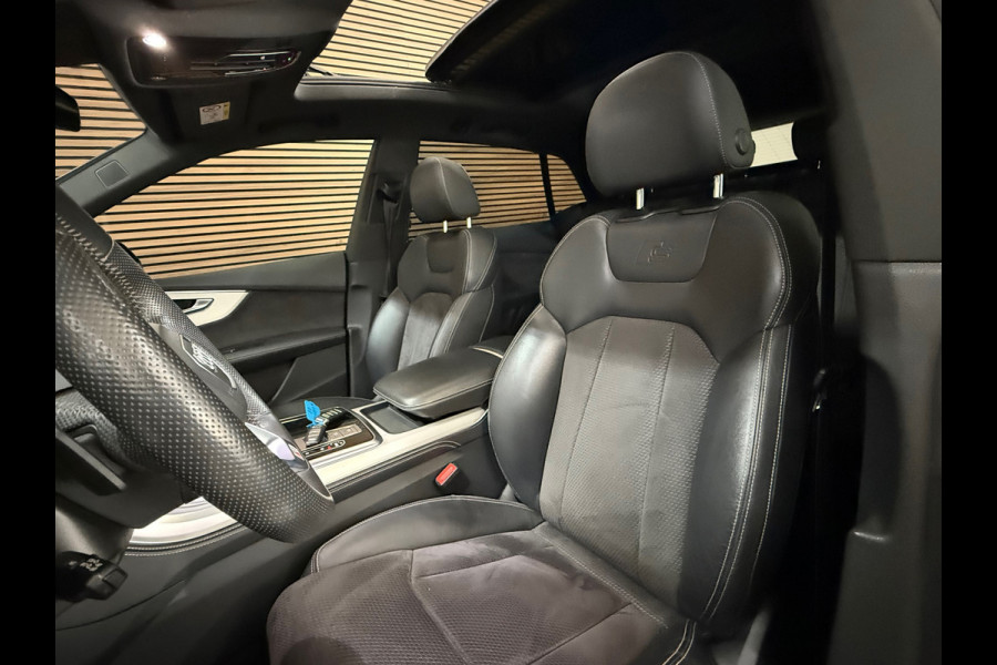 Audi Q8 55 TFSI quattro Pro Line Plus /BlackPACK/Luchtvering/PANO/ MATRIX LED/ 22INCH/ BANG&OLUFSEN/TREKHAAK
