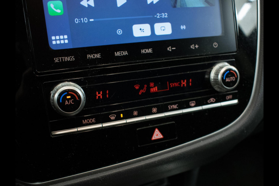 Mitsubishi Outlander 2.4 PHEV Sport (APPLE CARPLAY,NAVI,CAMERA,CLIMATE,CRUISE,STOELVERWARMING,LED,GETINT,TREKHAAK,LM VELGEN)