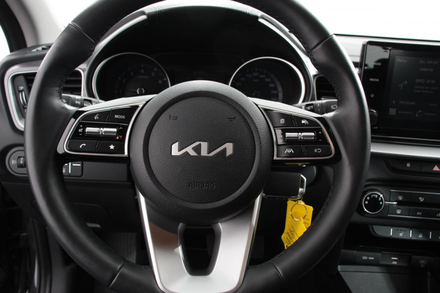 Kia Ceed 1.0 T-GDi Comfort | Navigatie | Apple Carplay / Android Auto | Camera | DAB | Airco | Stoelverwarming | Cruise Control