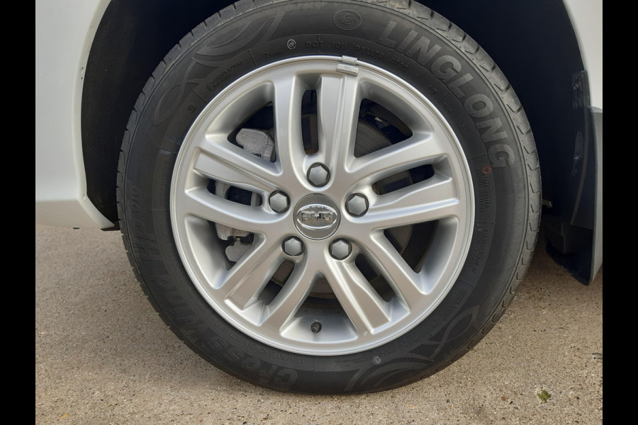 BYD ETP3 WLTP 230Km L&R Schuifdeur 45 kWh Leer Airco Achteruitrijcamera