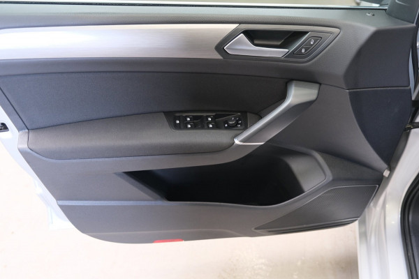 Volkswagen Touran 2.0 TDI 150 PK DSG > Grijskenteken < - Airco, Cruise, PDC.
