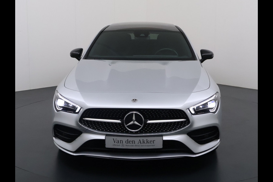Mercedes-Benz CLA-Klasse 250e AMG // Panoramadak // Nightpakket // Sfeerverlichting // Carplay // Camera // Keyless // MultiBeam