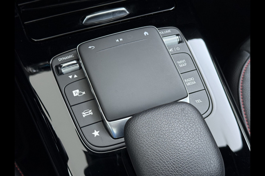 Mercedes-Benz CLA-Klasse 250e AMG // Panoramadak // Nightpakket // Sfeerverlichting // Carplay // Camera // Keyless // MultiBeam