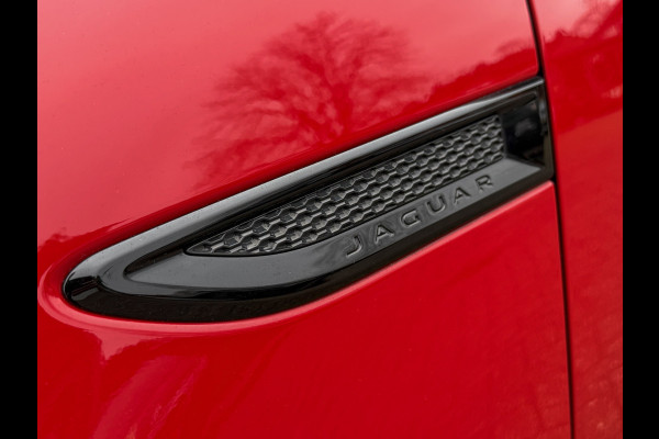 Jaguar E-Pace 2.0 P250 AWD First Edition Black Pack - Eerste eigenaar! R-dynamic, Cruise, Elek. verw. stoelen, Stuurverw. Airco!